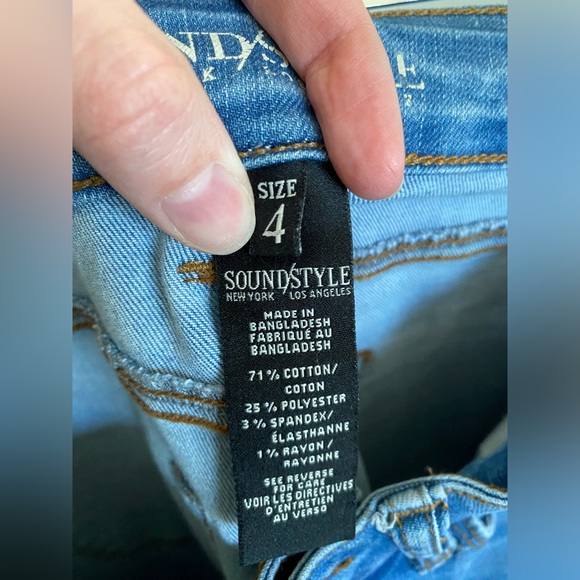 Light wash skinny jeans! Size 4 - Picture 4 of 4